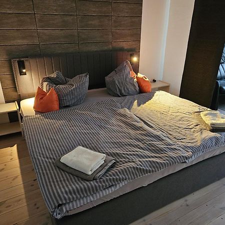 Hotelpension Pfarrhaus Alt Schwerin Exteriör bild