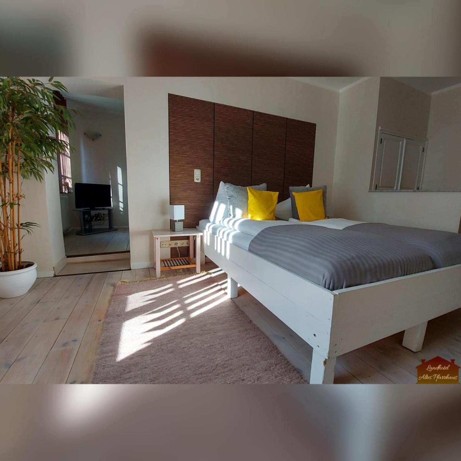 Hotelpension Pfarrhaus Alt Schwerin Exteriör bild