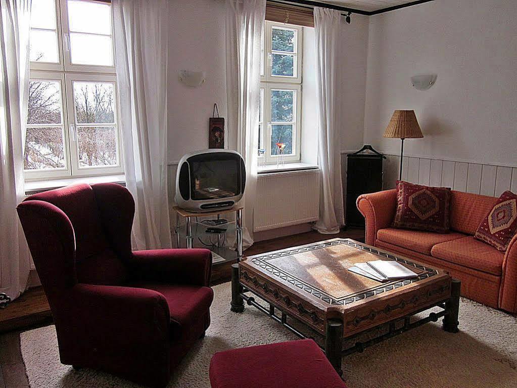 Hotelpension Pfarrhaus Alt Schwerin Exteriör bild